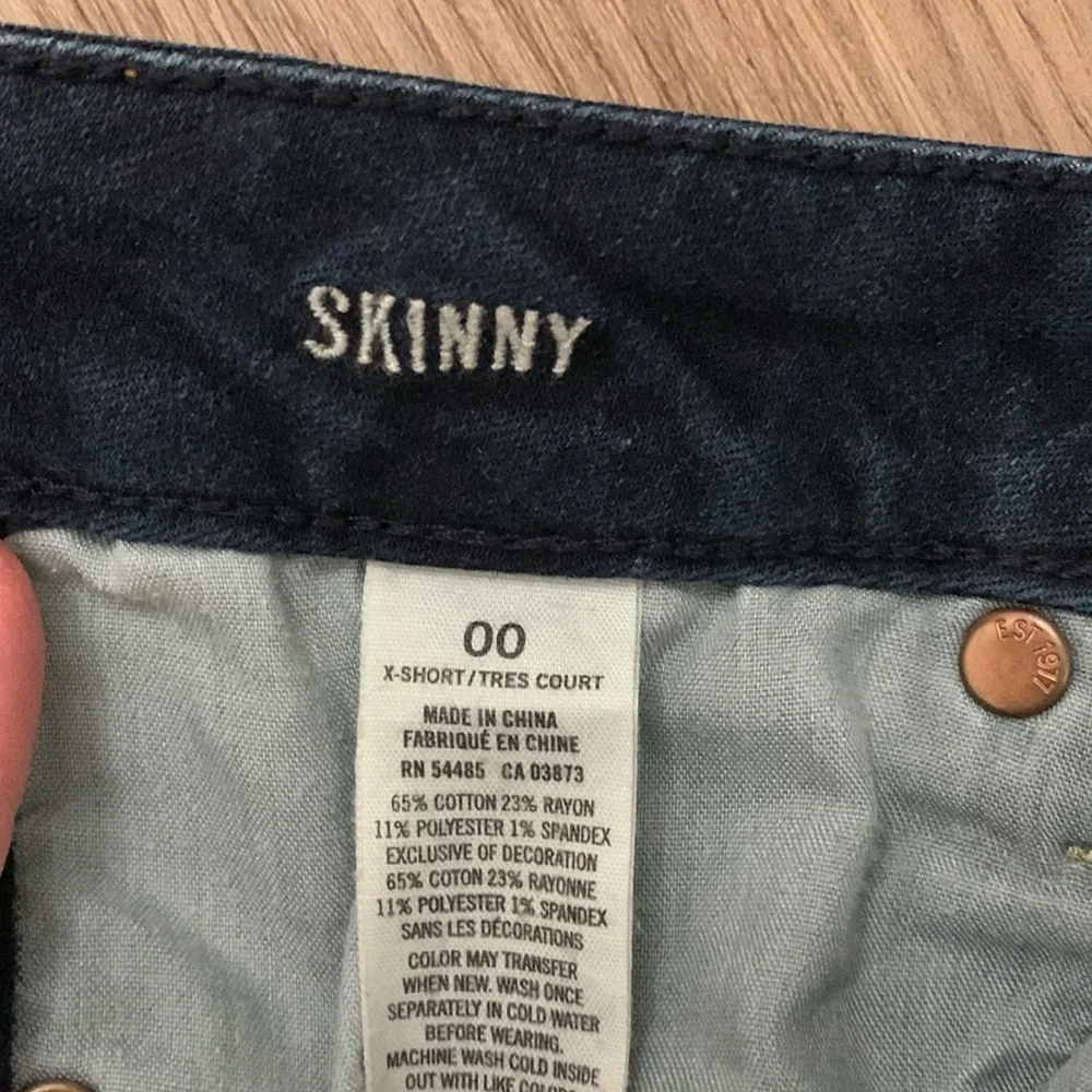 American Eagle Super Stretch Skinny jeans. Size 00 X Short